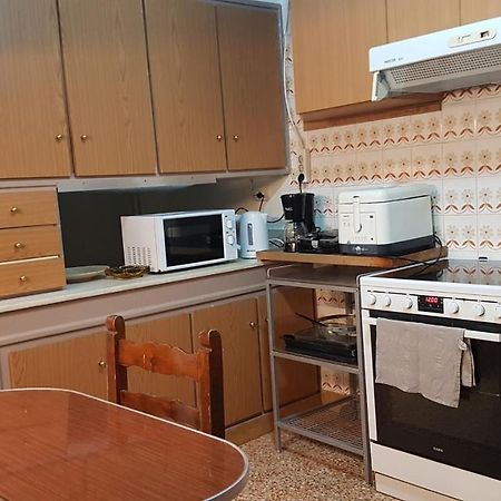 Teal Apartment - Athens Center, 4 Bd, 2 Bath Extérieur photo